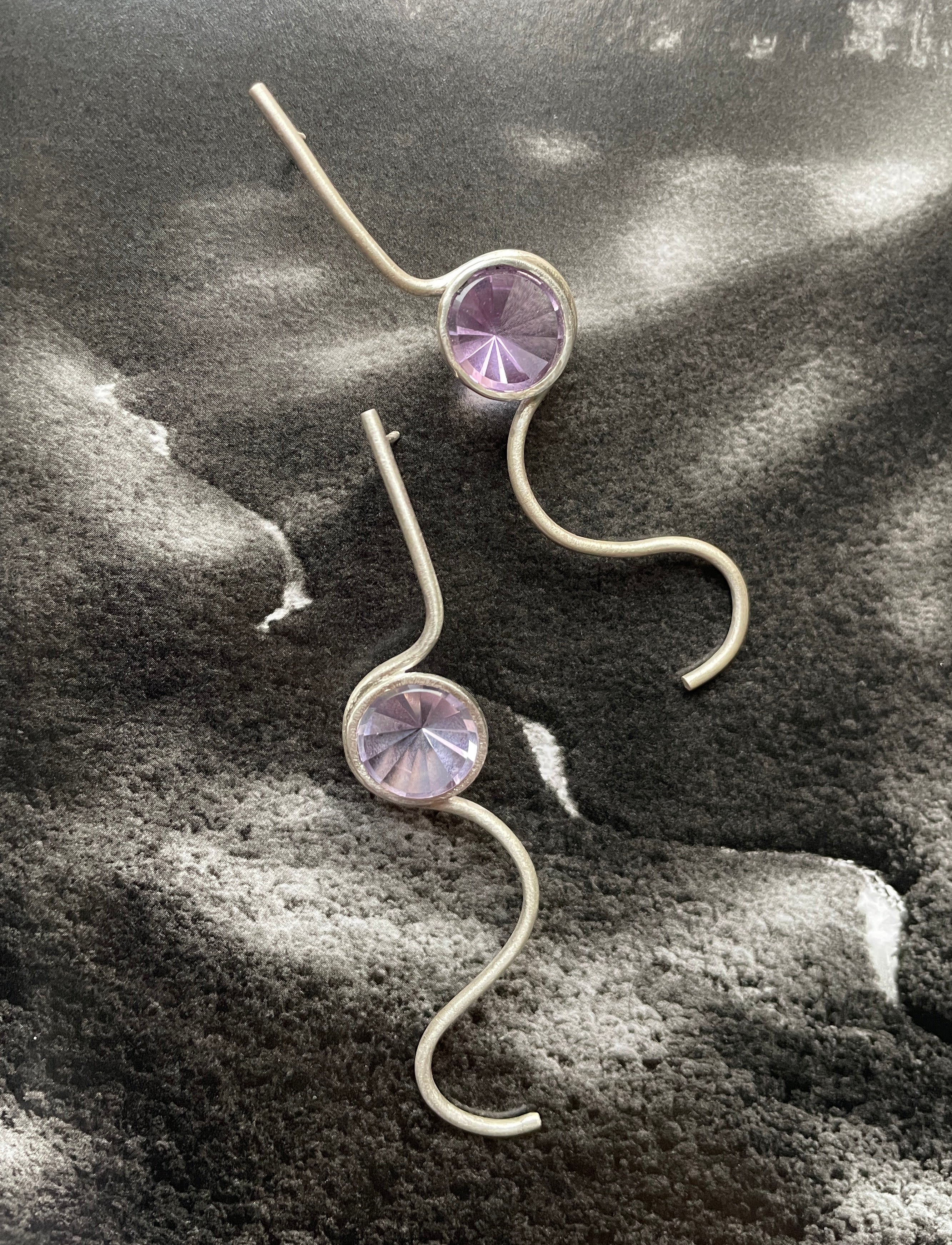 Brinco Rastros 4 ametista