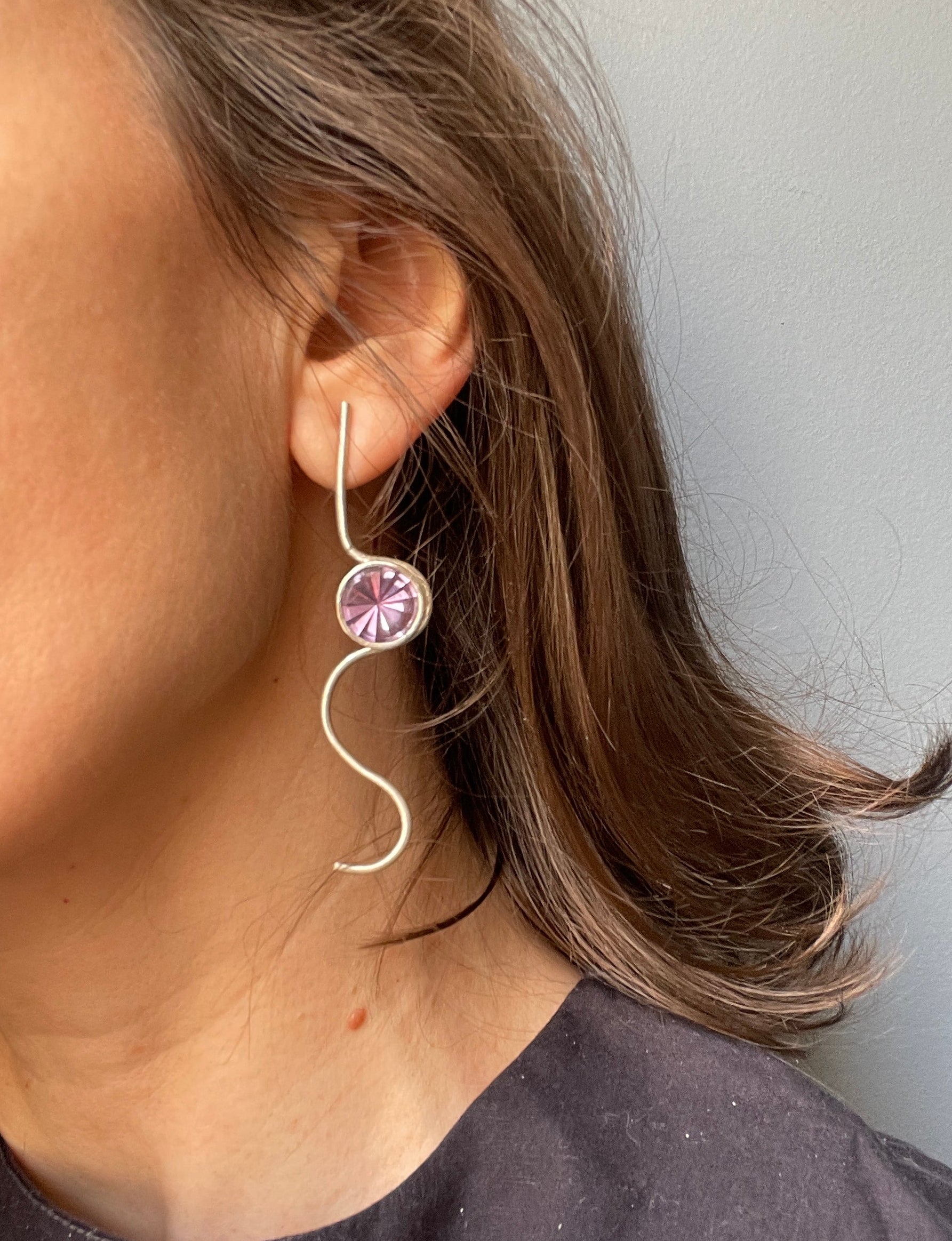 Brinco Rastros 4 ametista